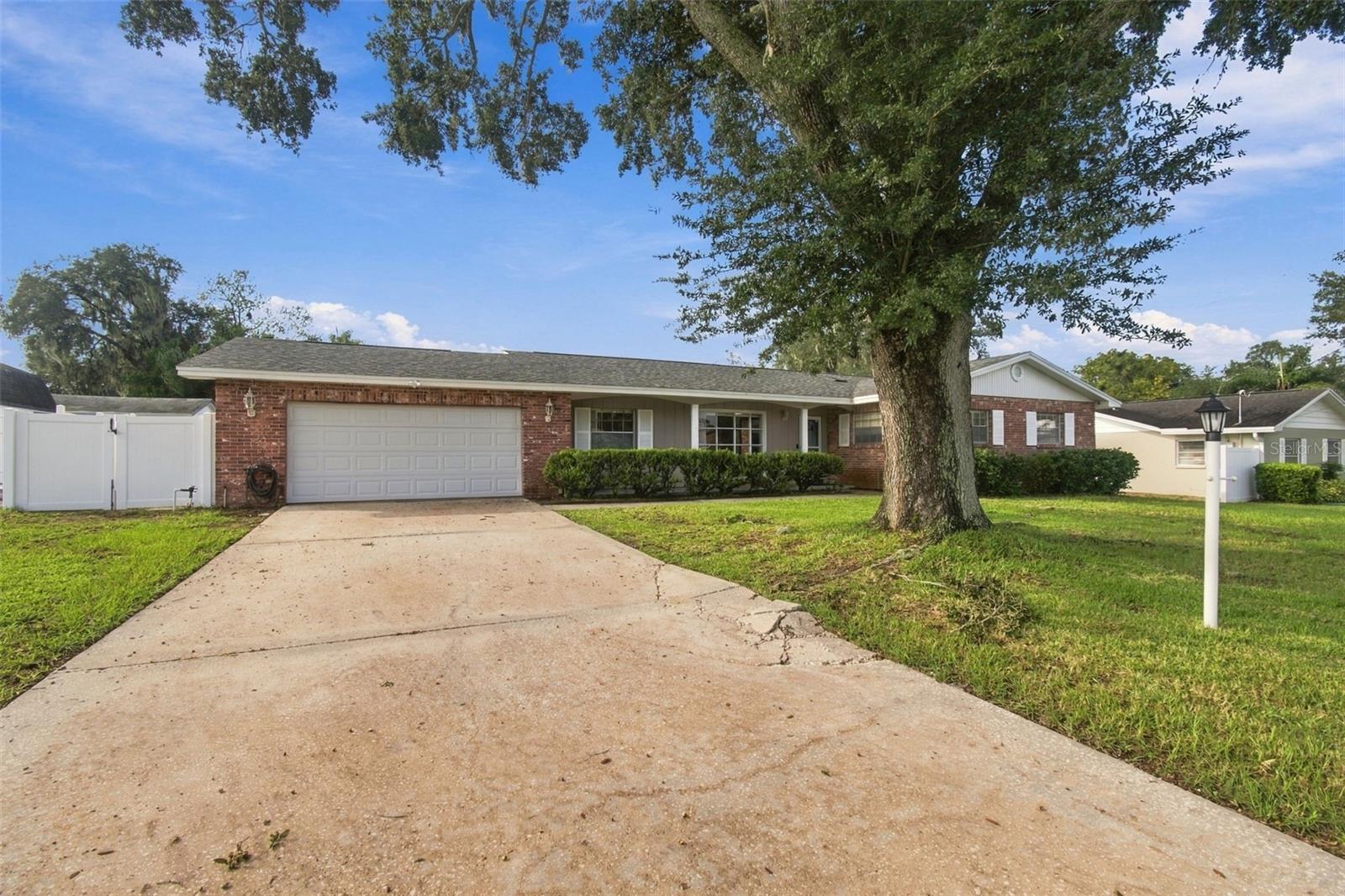 105 ASHBROOK DRIVE, Brandon, FL 33511