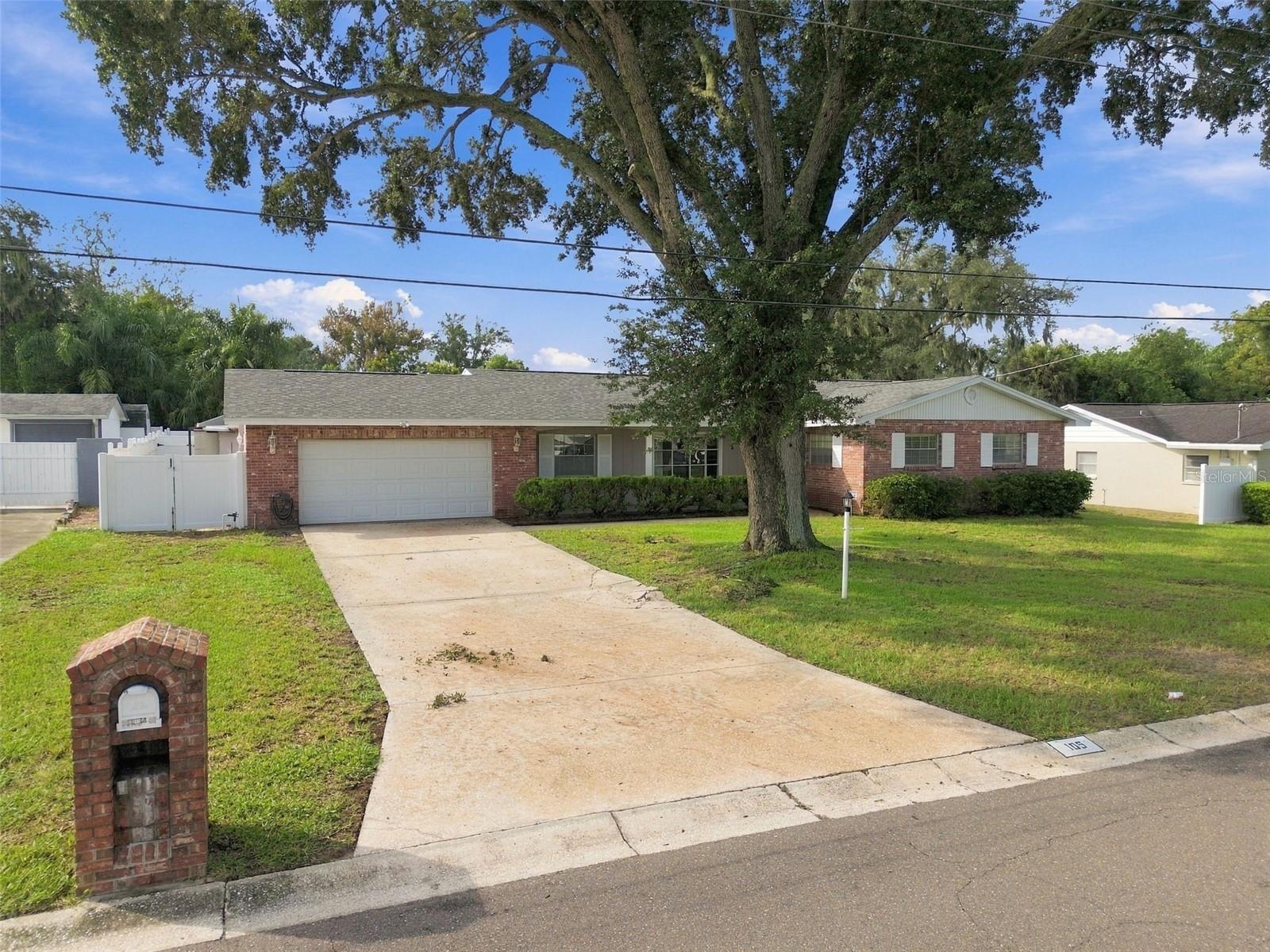 105 ASHBROOK DRIVE, Brandon, FL 33511