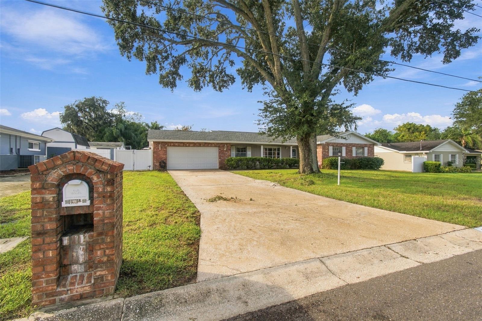 105 ASHBROOK DRIVE, Brandon, FL 33511