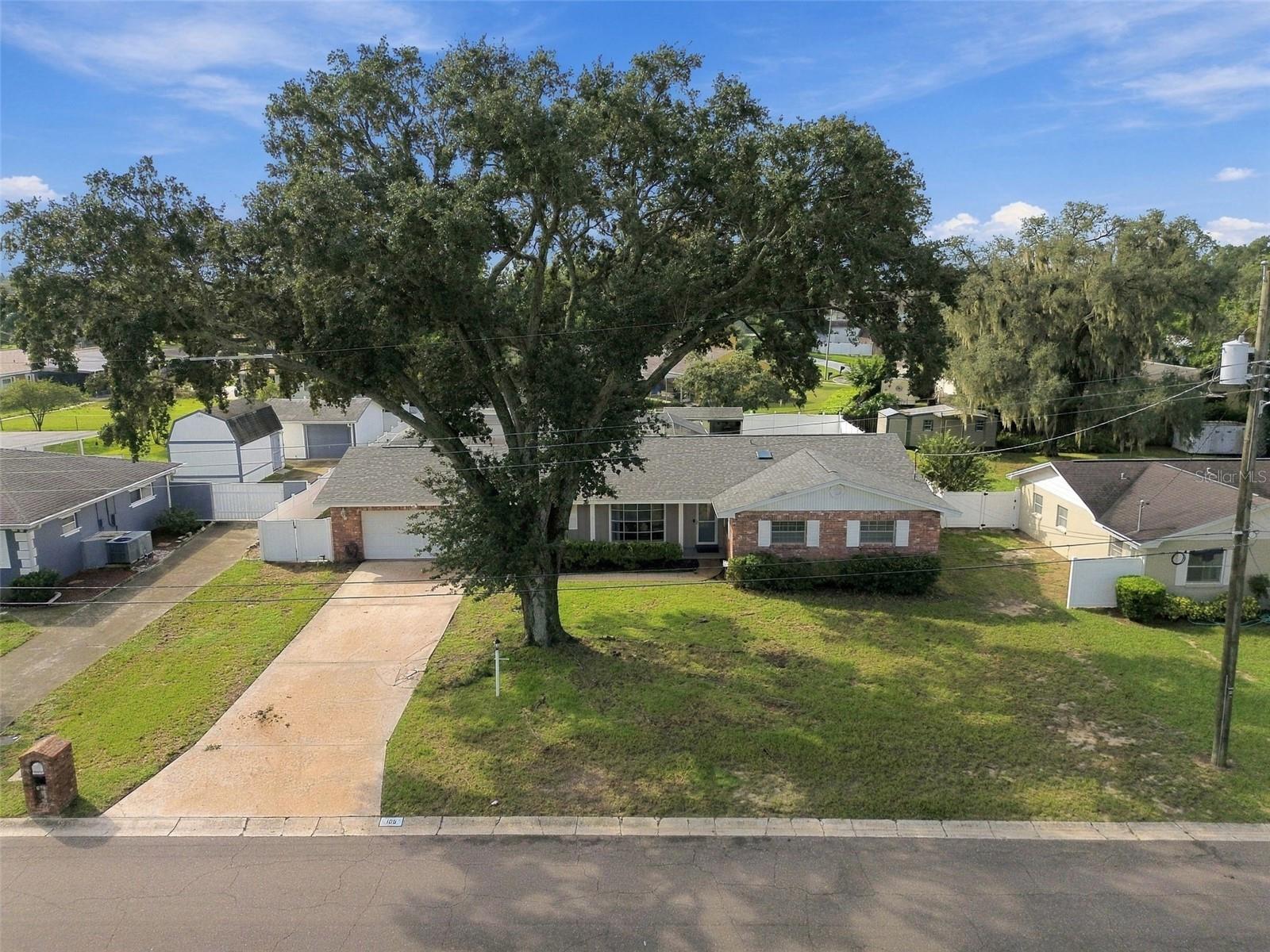 105 ASHBROOK DRIVE, Brandon, FL 33511
