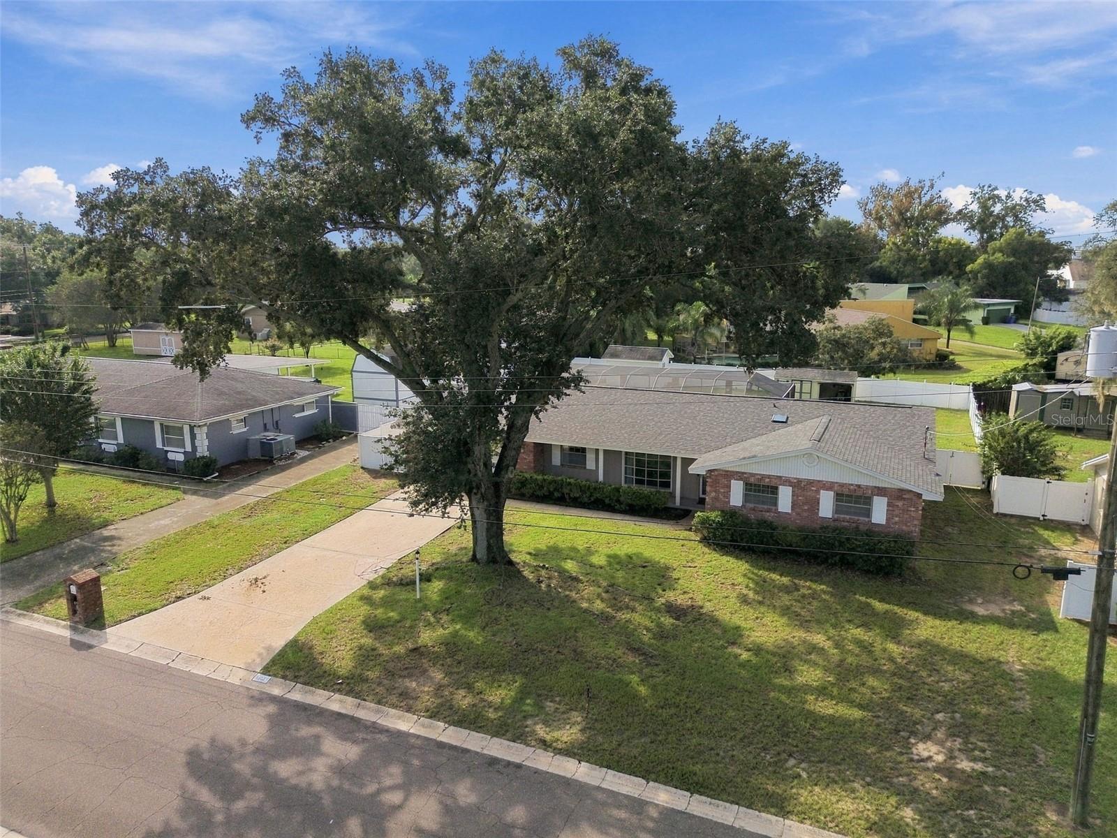 105 ASHBROOK DRIVE, Brandon, FL 33511