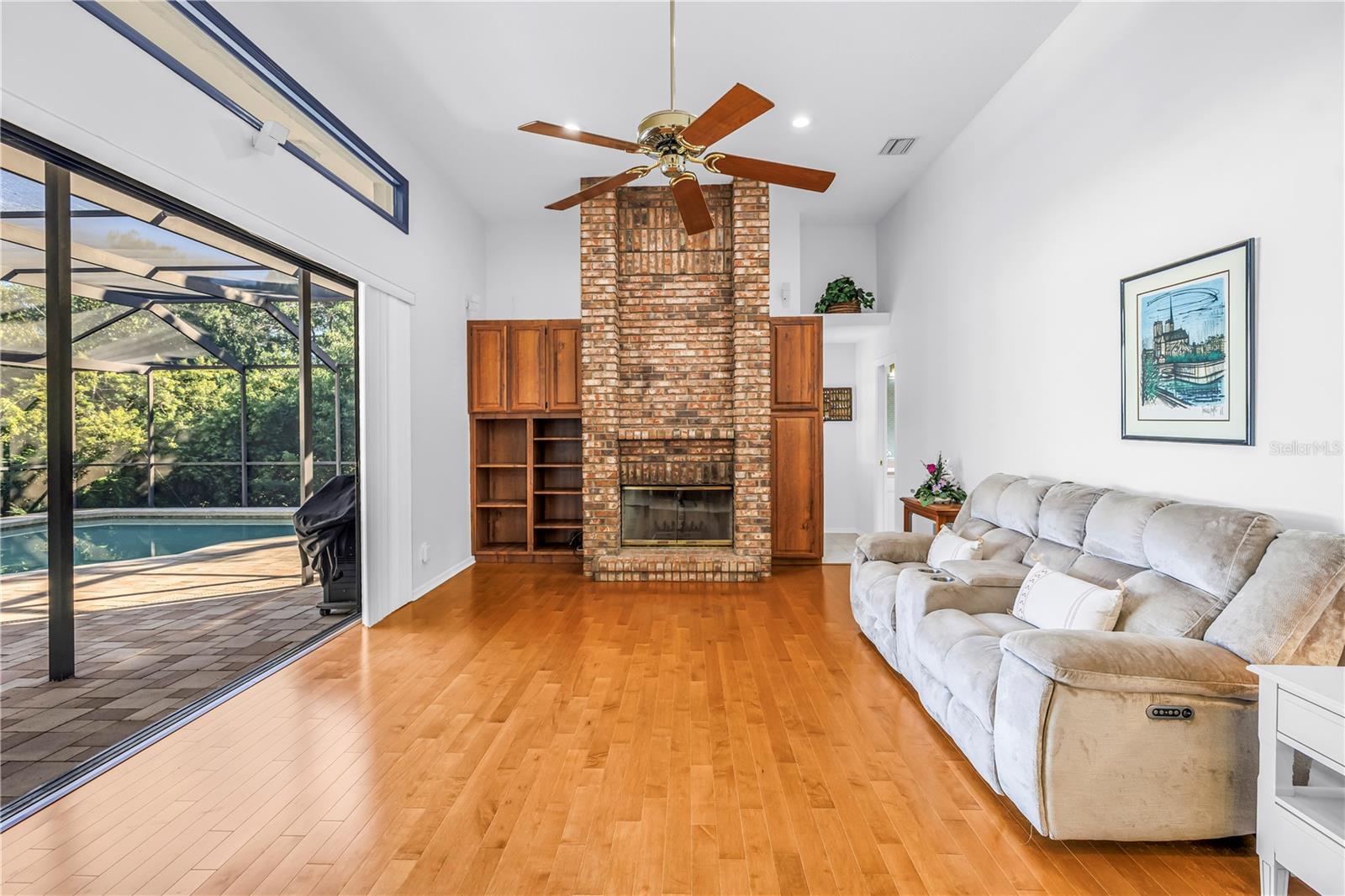 1186 GASPARILLA DRIVE NE, St Petersburg, FL 33702