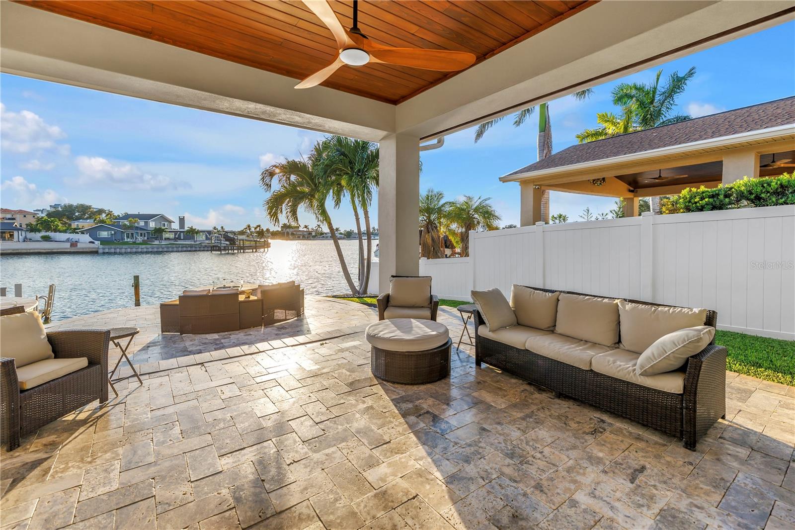 7982 11TH AVENUE S, St Petersburg, FL 33707