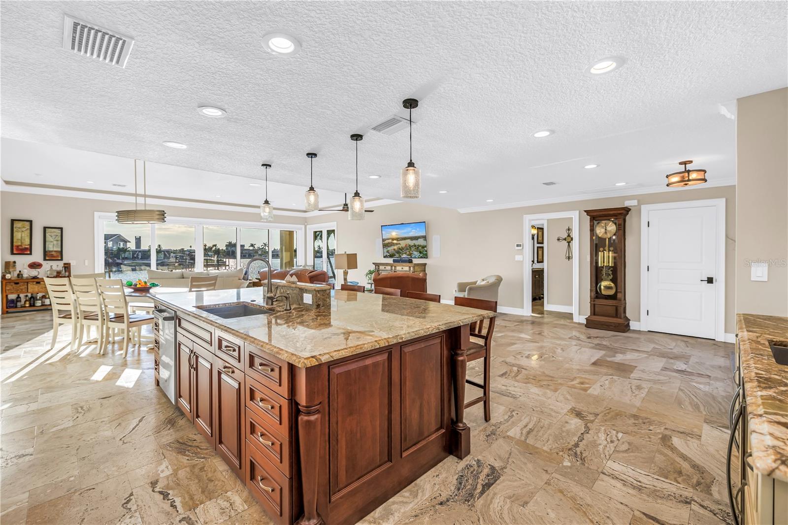 7982 11TH AVENUE S, St Petersburg, FL 33707
