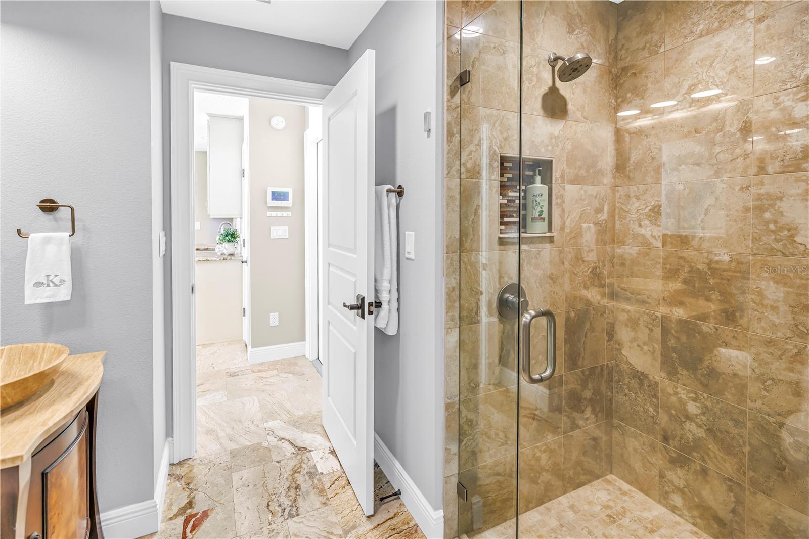 Full Bath 2