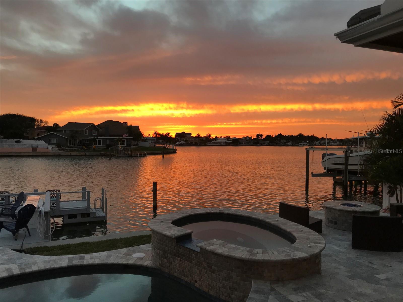 7982 11TH AVENUE S, St Petersburg, FL 33707