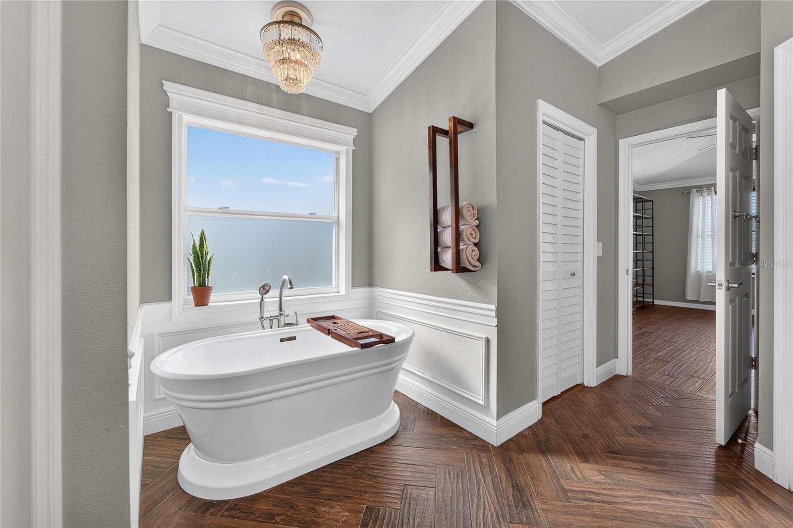 GORGEOUS MASTER BATHROOM RETREAT