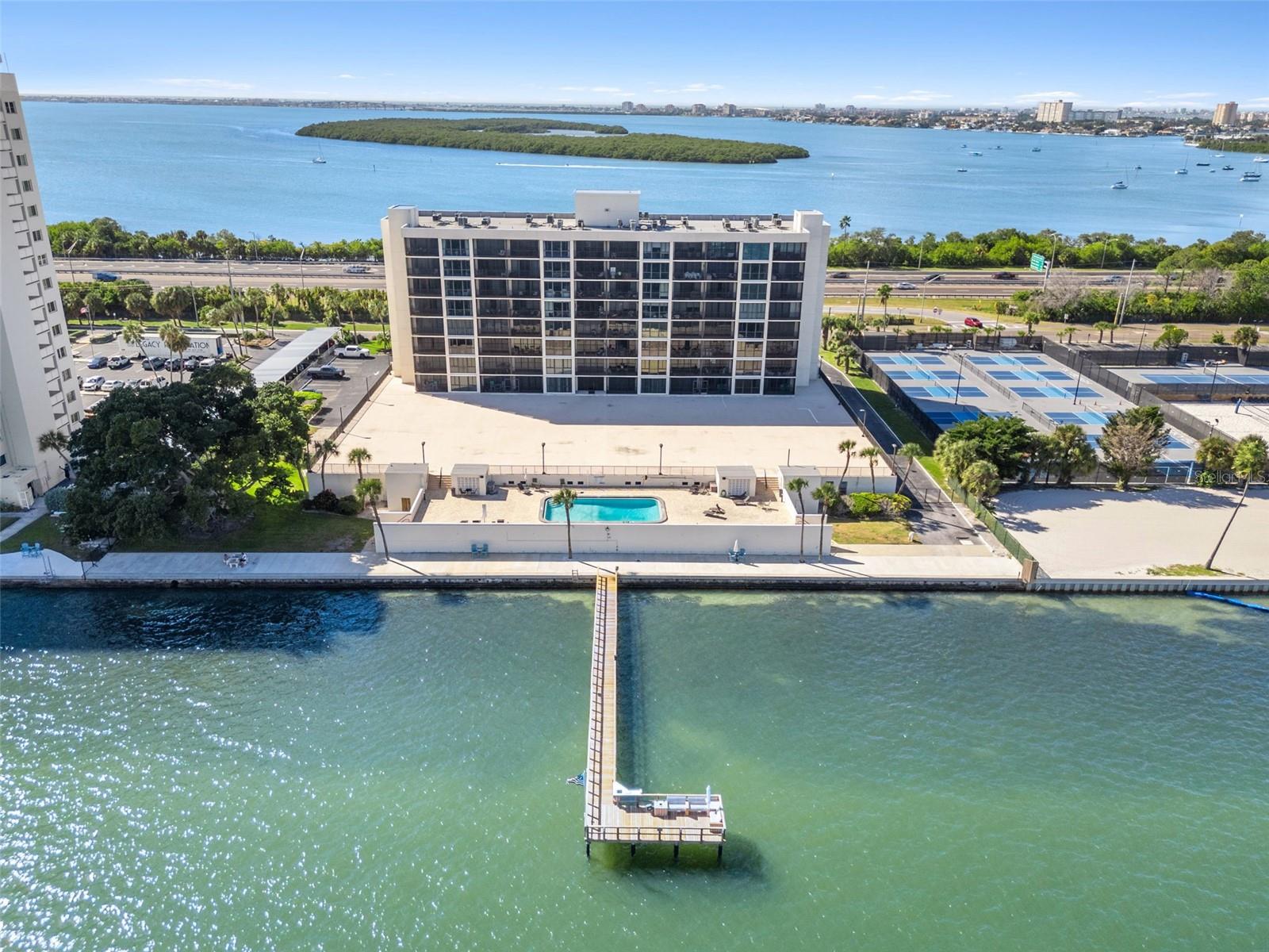 7100 SUNSHINE SKYWAY LANE S, #901, St Petersburg, FL 33711