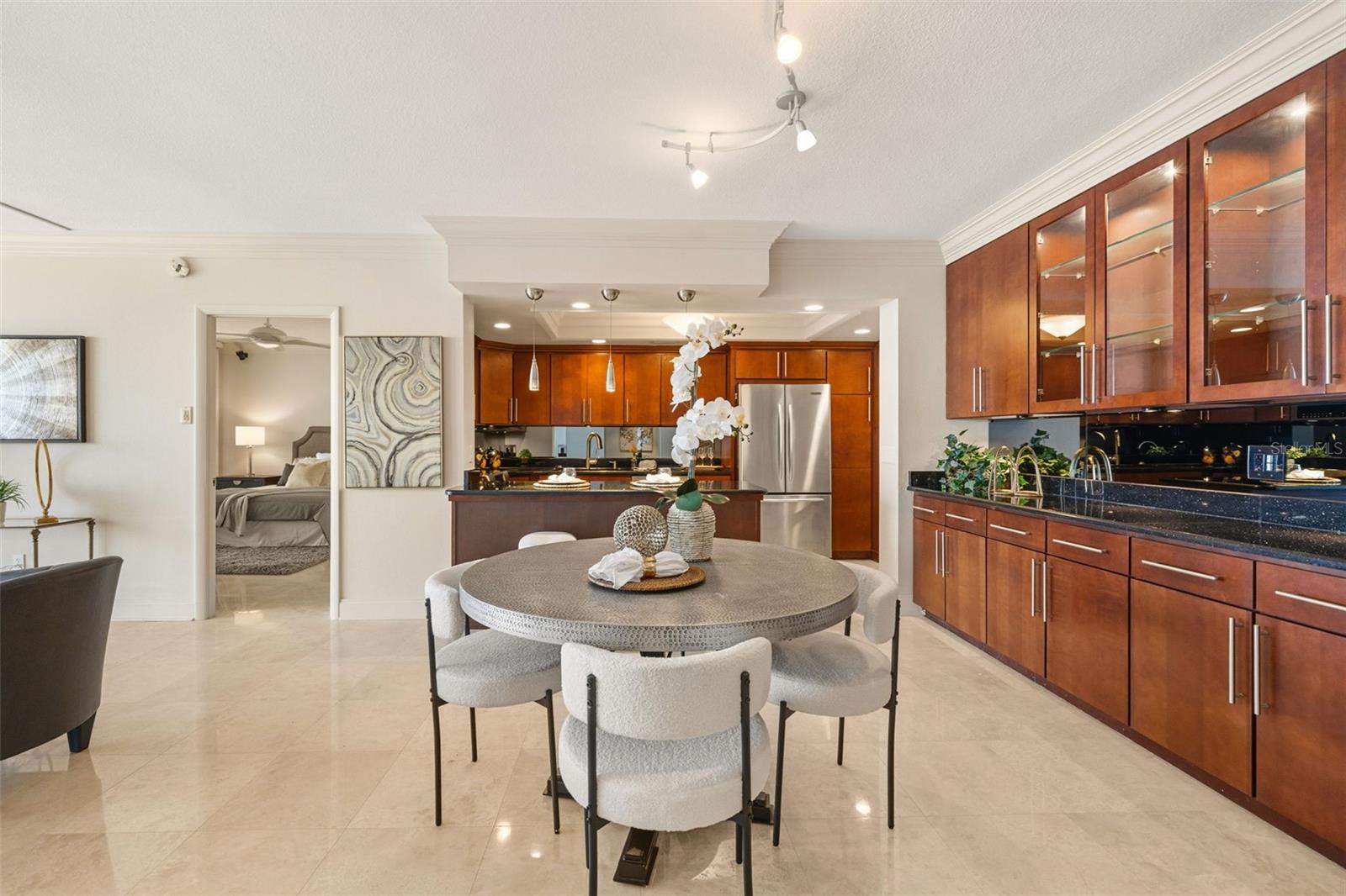 7100 SUNSHINE SKYWAY LANE S, #901, St Petersburg, FL 33711