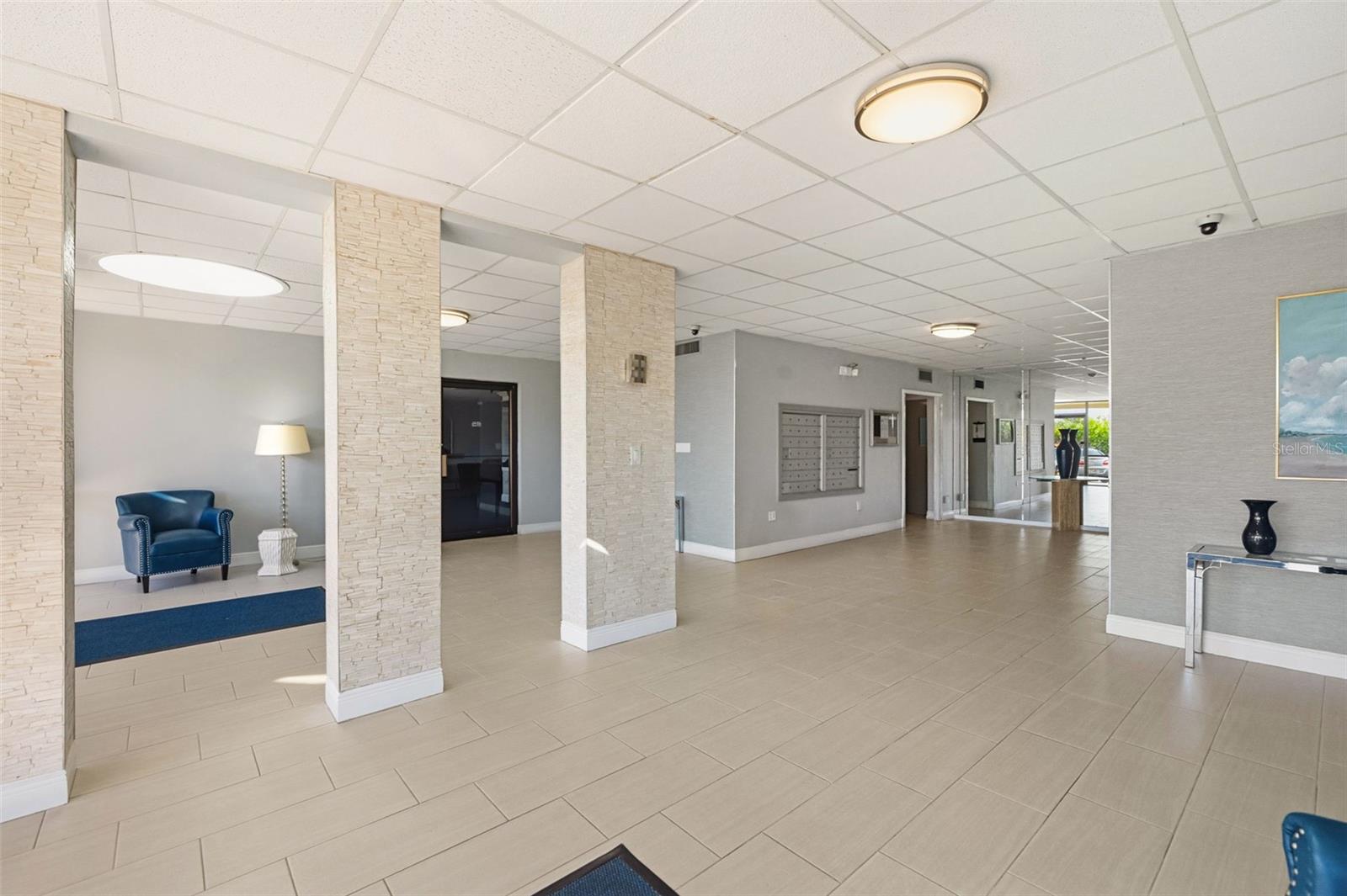 7100 SUNSHINE SKYWAY LANE S, #901, St Petersburg, FL 33711