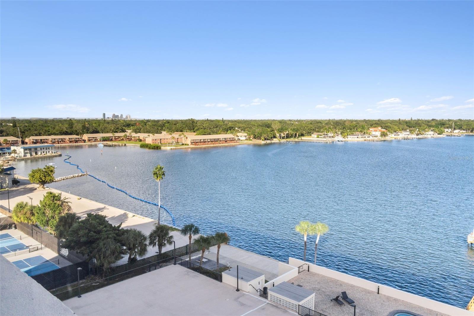 7100 SUNSHINE SKYWAY LANE S, #901, St Petersburg, FL 33711