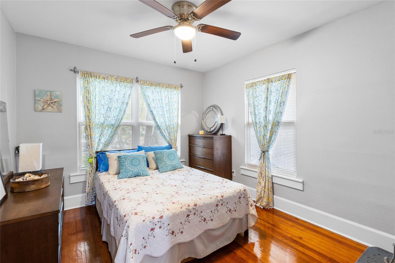 1527 13TH STREET S, St Petersburg, FL 33705