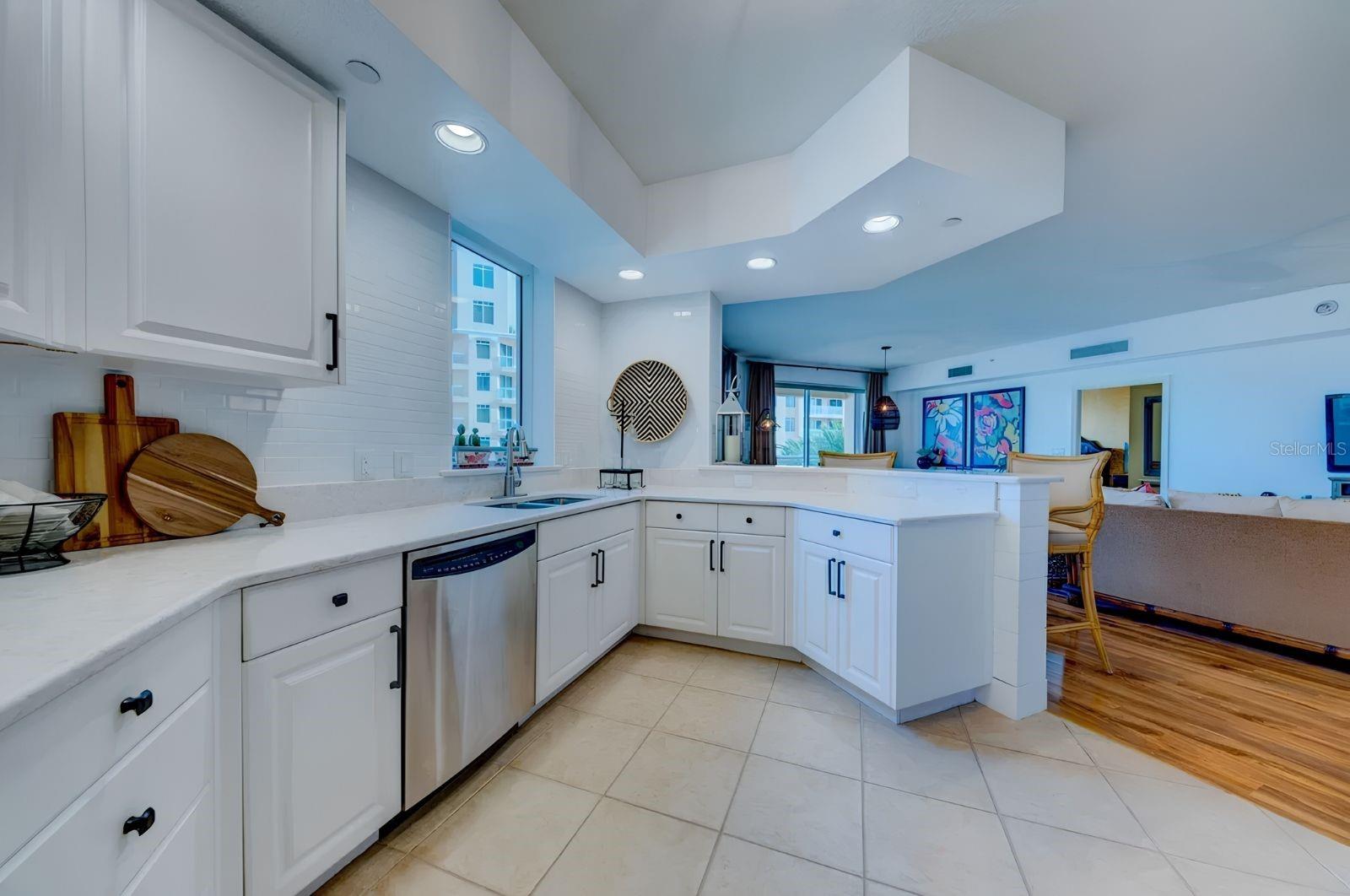 521 MANDALAY AVENUE, #505, Clearwater Beach, FL 33767 521 MANDALAY AVENUE, #505, Clearwater Beach, FL 33767