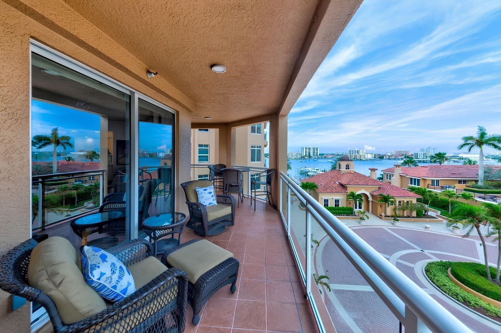 521 MANDALAY AVENUE, #505, Clearwater Beach, FL 33767 521 MANDALAY AVENUE, #505, Clearwater Beach, FL 33767