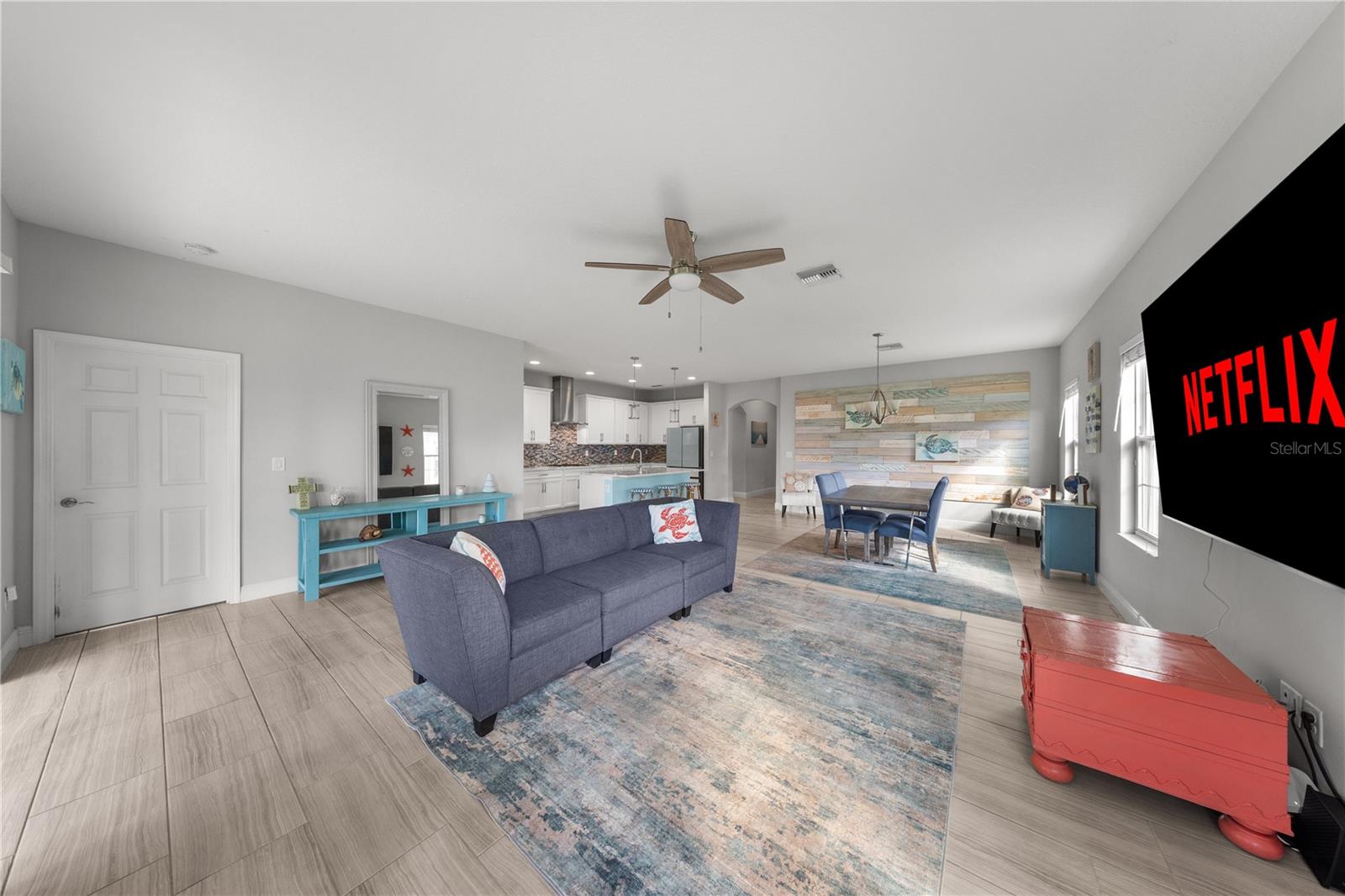 6005 SHADOWLAKE DRIVE, Apollo Beach, FL 33572 6005 SHADOWLAKE DRIVE, Apollo Beach, FL 33572