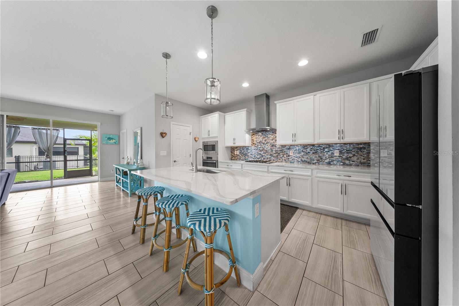 6005 SHADOWLAKE DRIVE, Apollo Beach, FL 33572 6005 SHADOWLAKE DRIVE, Apollo Beach, FL 33572