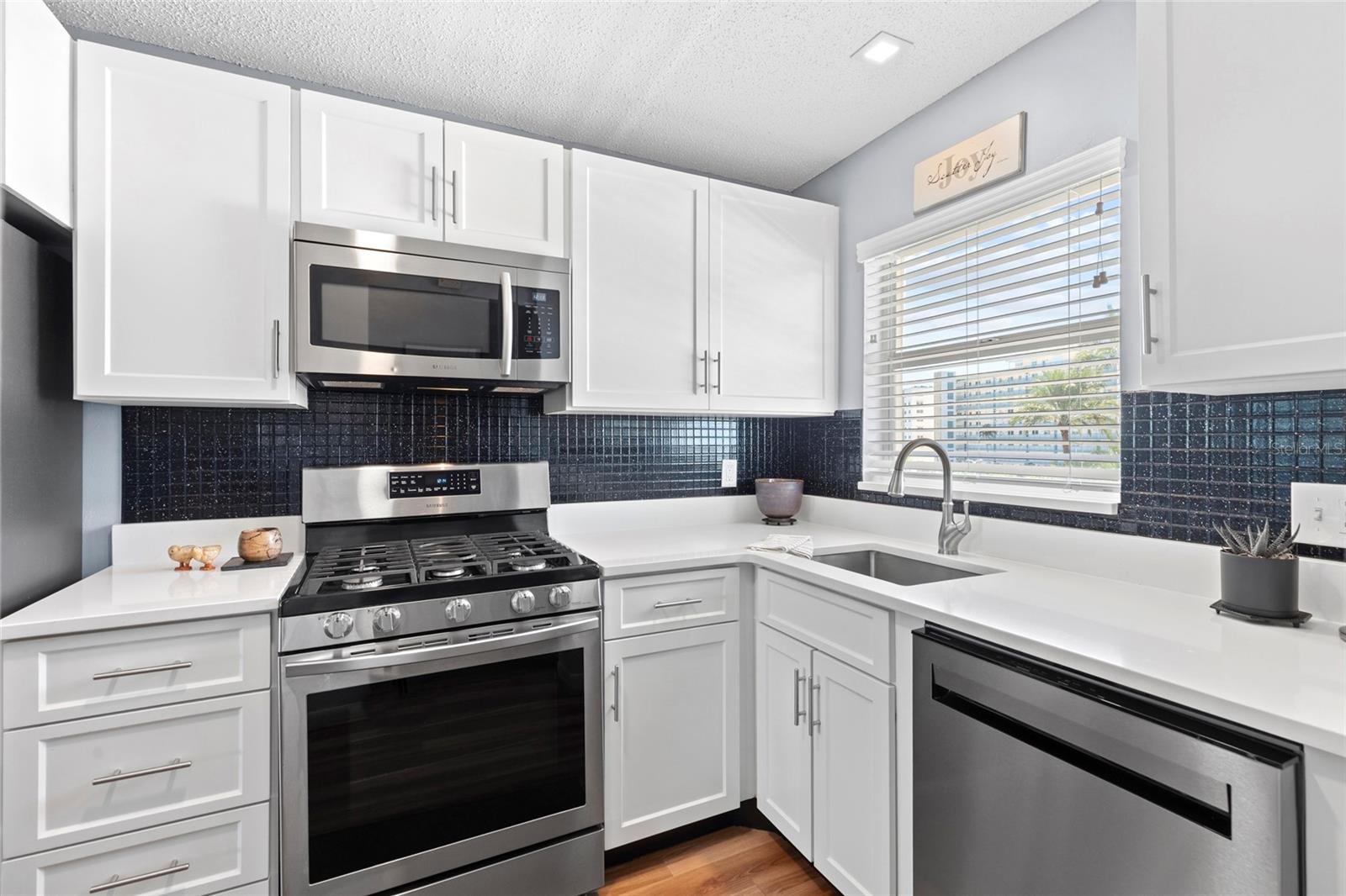 6075 SHORE BOULEVARD S, #411, Gulfport, FL 33707