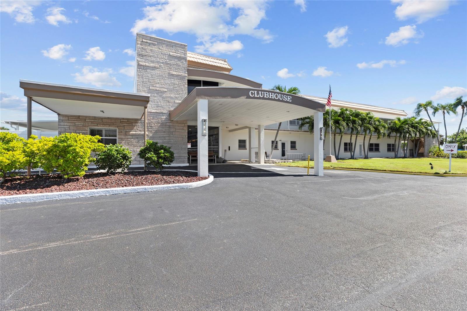 6075 SHORE BOULEVARD S, #411, Gulfport, FL 33707