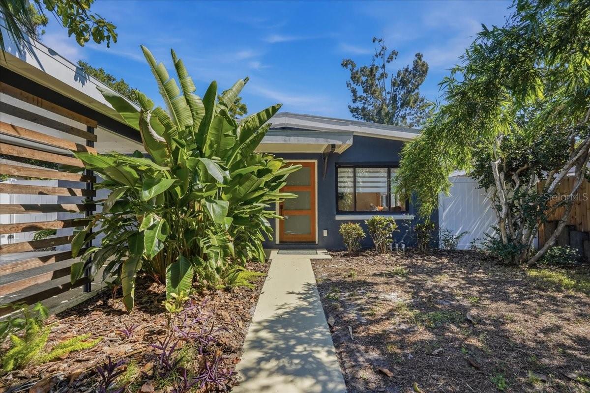 664 60TH STREET S, St Petersburg, FL 33707 664 60TH STREET S, St Petersburg, FL 33707