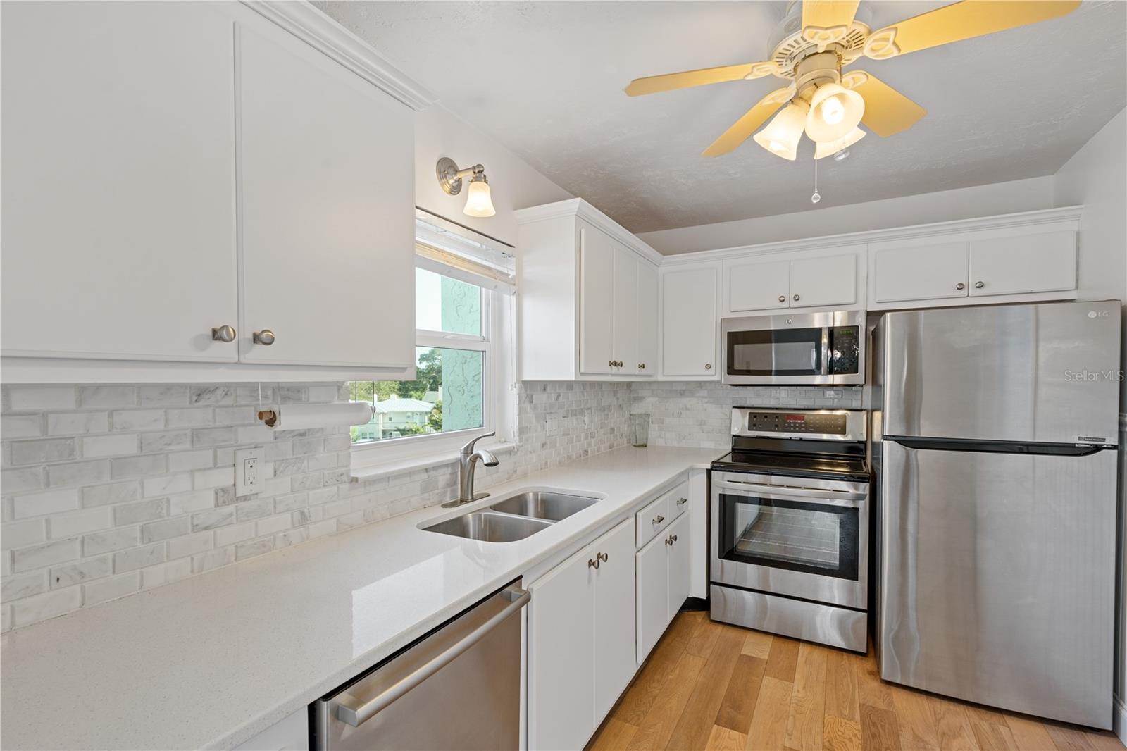1120 N SHORE DRIVE NE, #405, St Petersburg, FL 33701