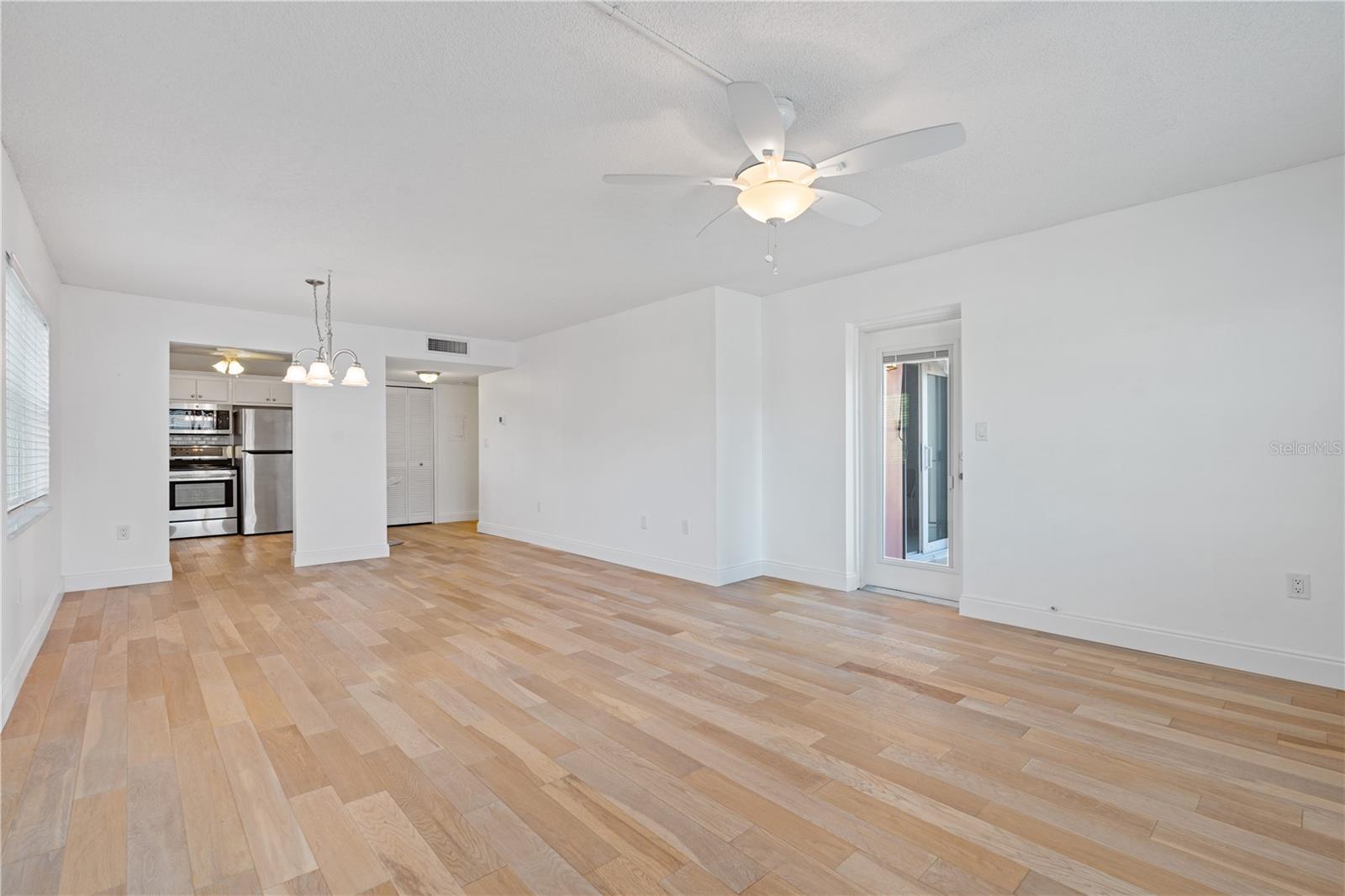 1120 N SHORE DRIVE NE, #405, St Petersburg, FL 33701
