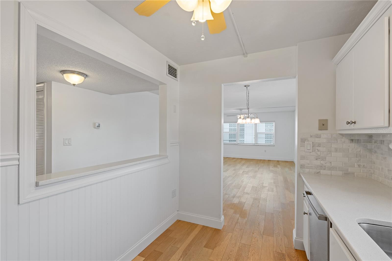 1120 N SHORE DRIVE NE, #405, St Petersburg, FL 33701
