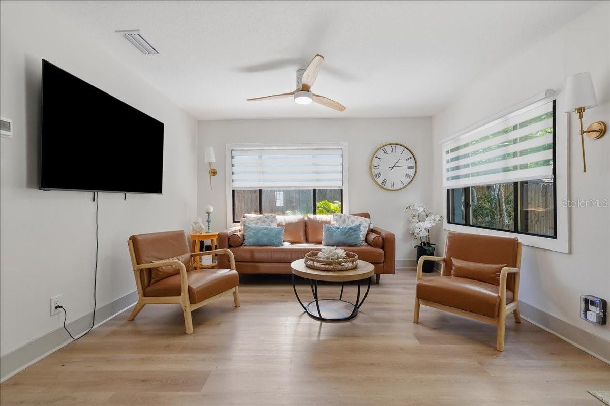 664 60TH STREET S, St Petersburg, FL 33707 664 60TH STREET S, St Petersburg, FL 33707