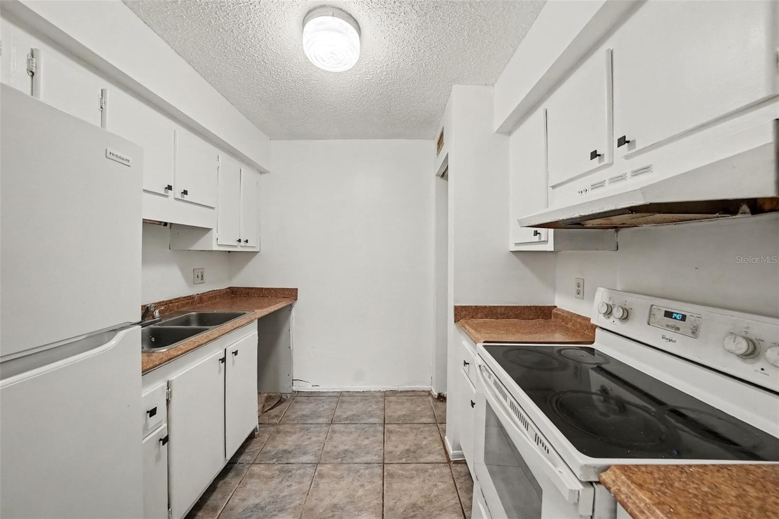305 E WELLINGTON COURT, #64, Tampa, FL 33604