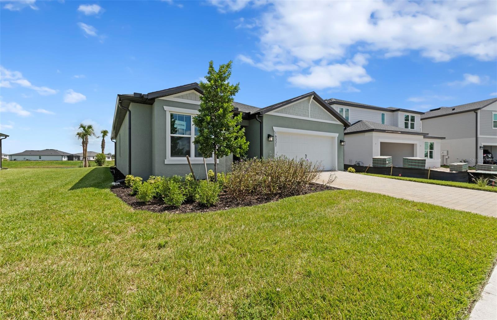 Come tour this beautiful crestmere! Come tour this beautiful crestmere!