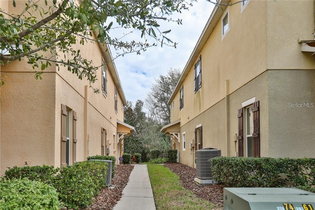 Entry walk ro End Unit Entry walk ro End Unit