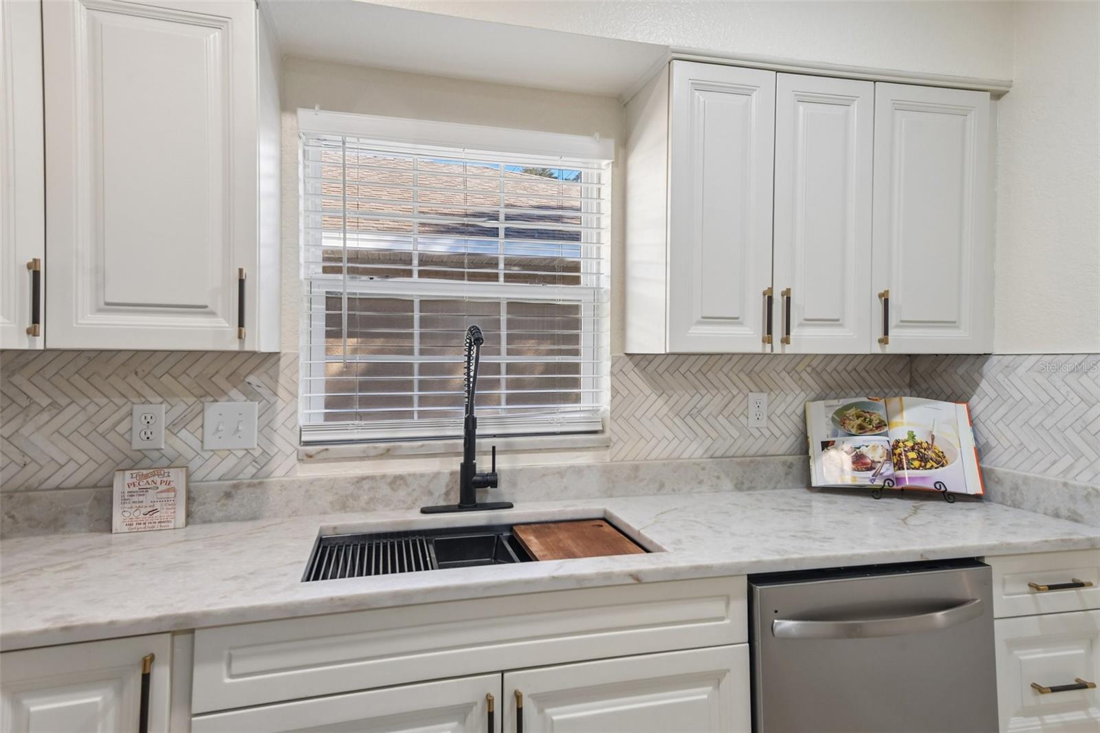1866 BETTY LANE, Clearwater, FL 33755