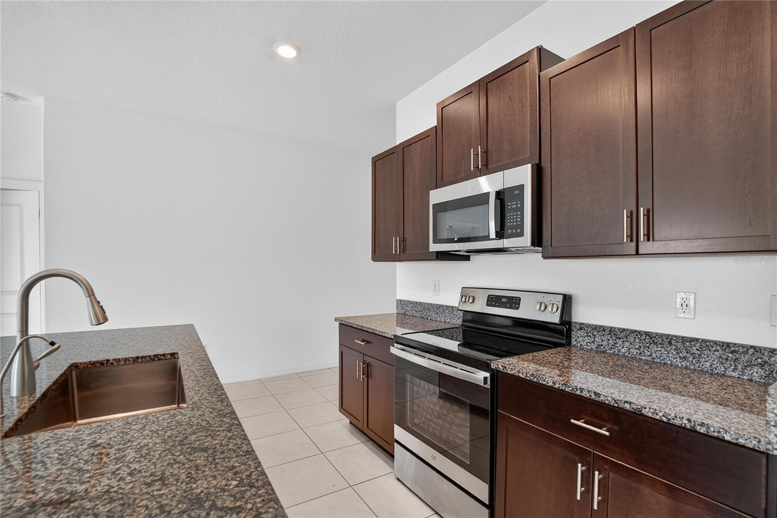 5487 BLUE AZURE DRIVE, Wimauma, FL 33598