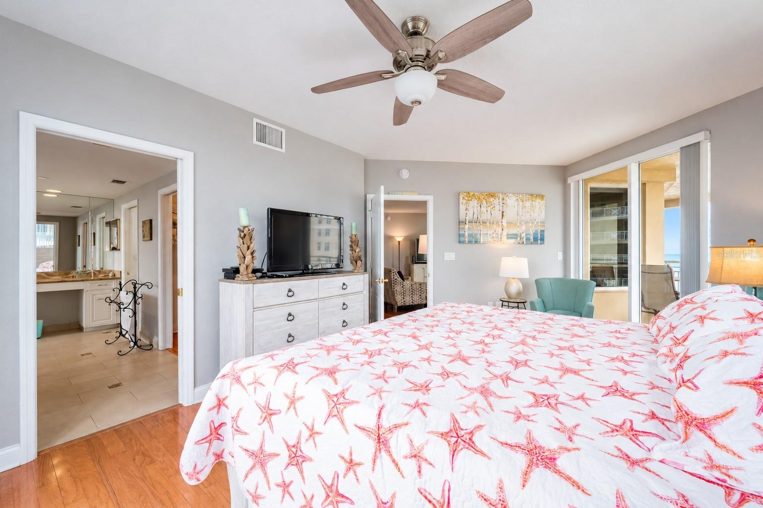 10 PAPAYA STREET, #1006, Clearwater, FL 33767
