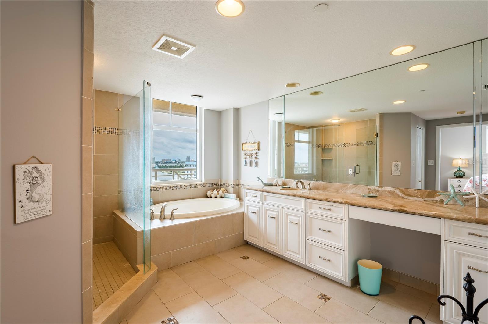 10 PAPAYA STREET, #1006, Clearwater, FL 33767