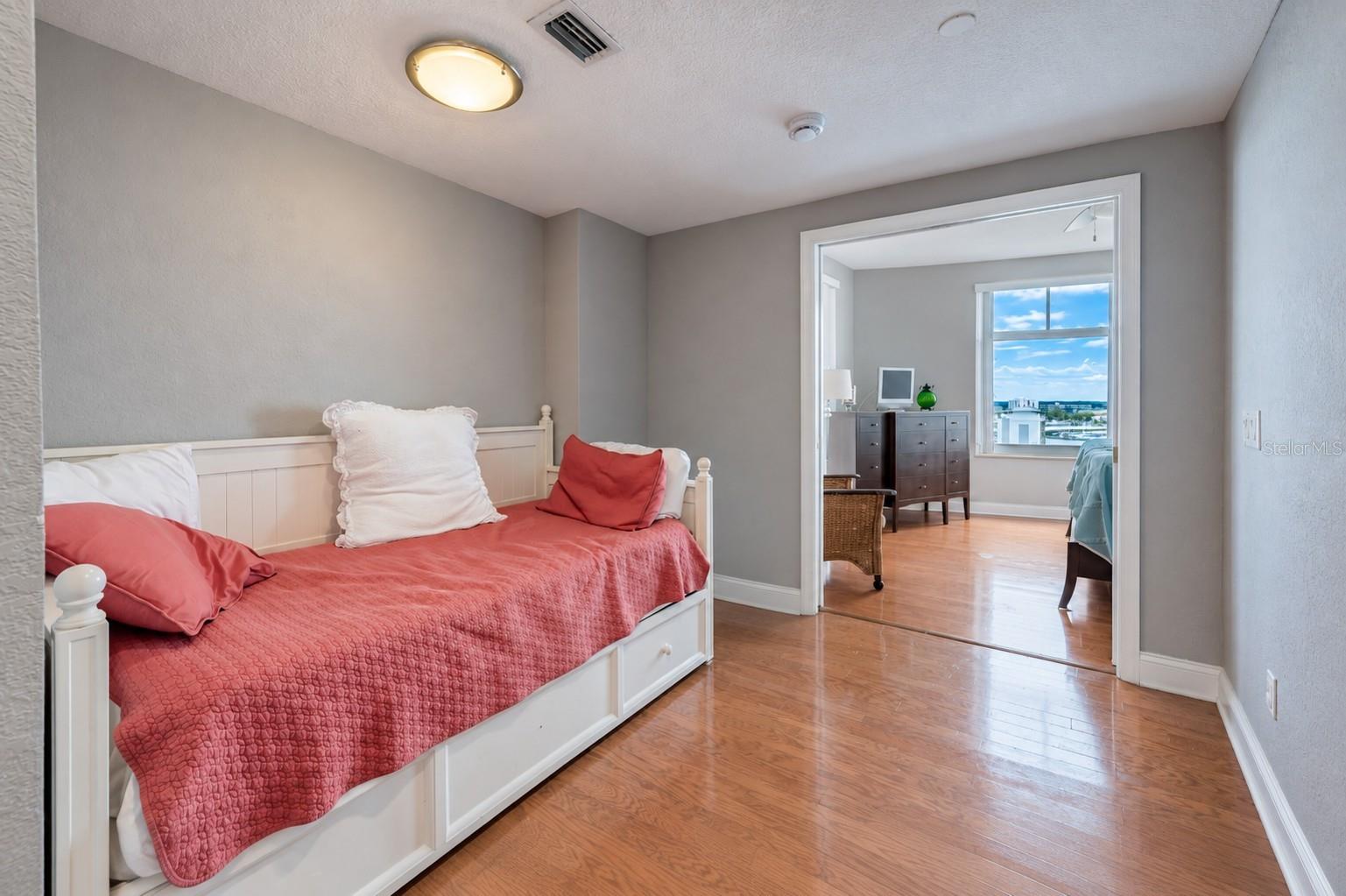 10 PAPAYA STREET, #1006, Clearwater, FL 33767