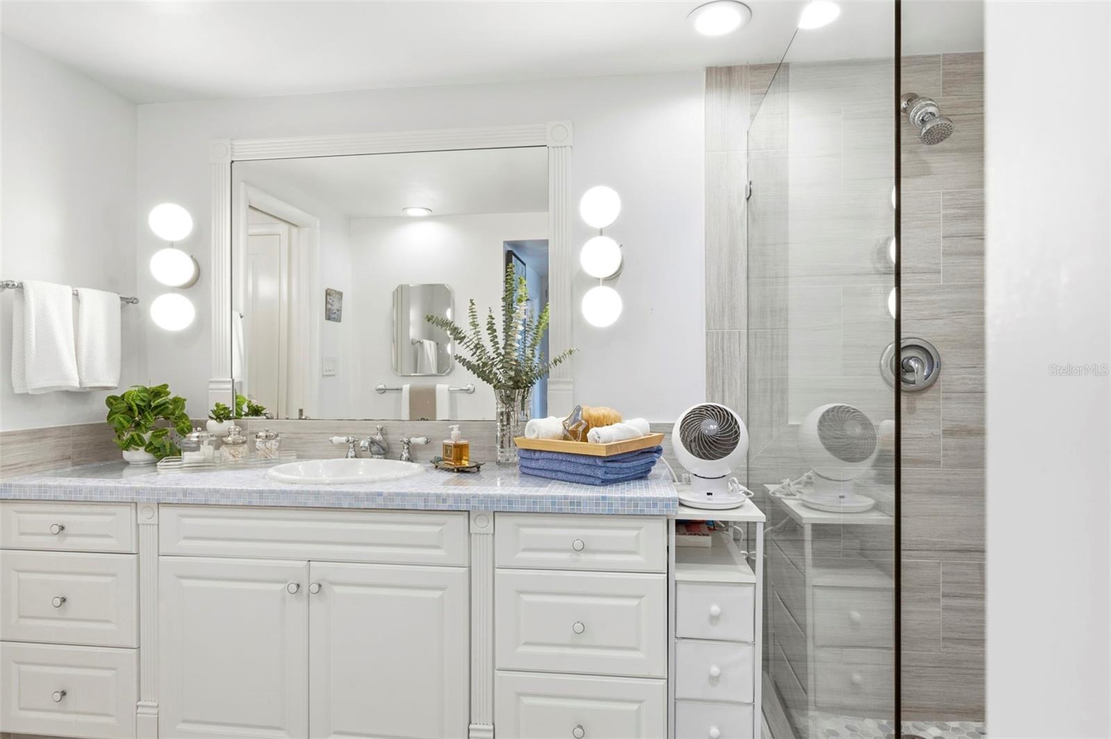 1 BEACH DRIVE SE, #2712, St Petersburg, FL 33701