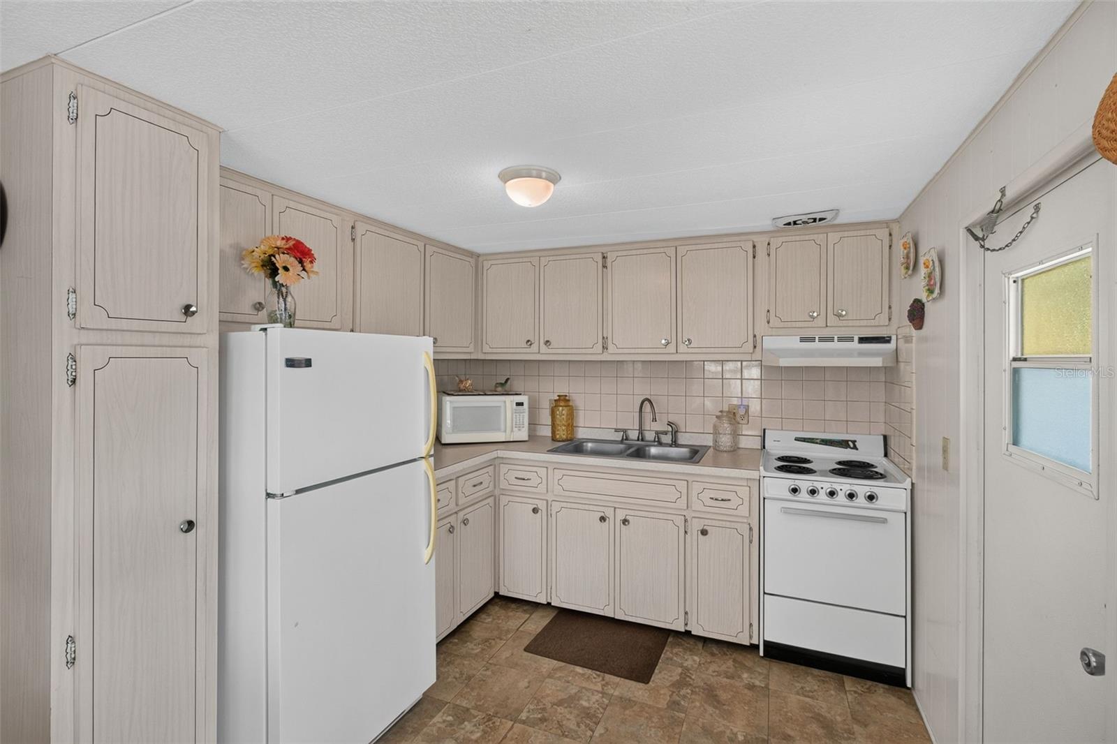 2000 E BAY DRIVE, #87, Largo, FL 33771