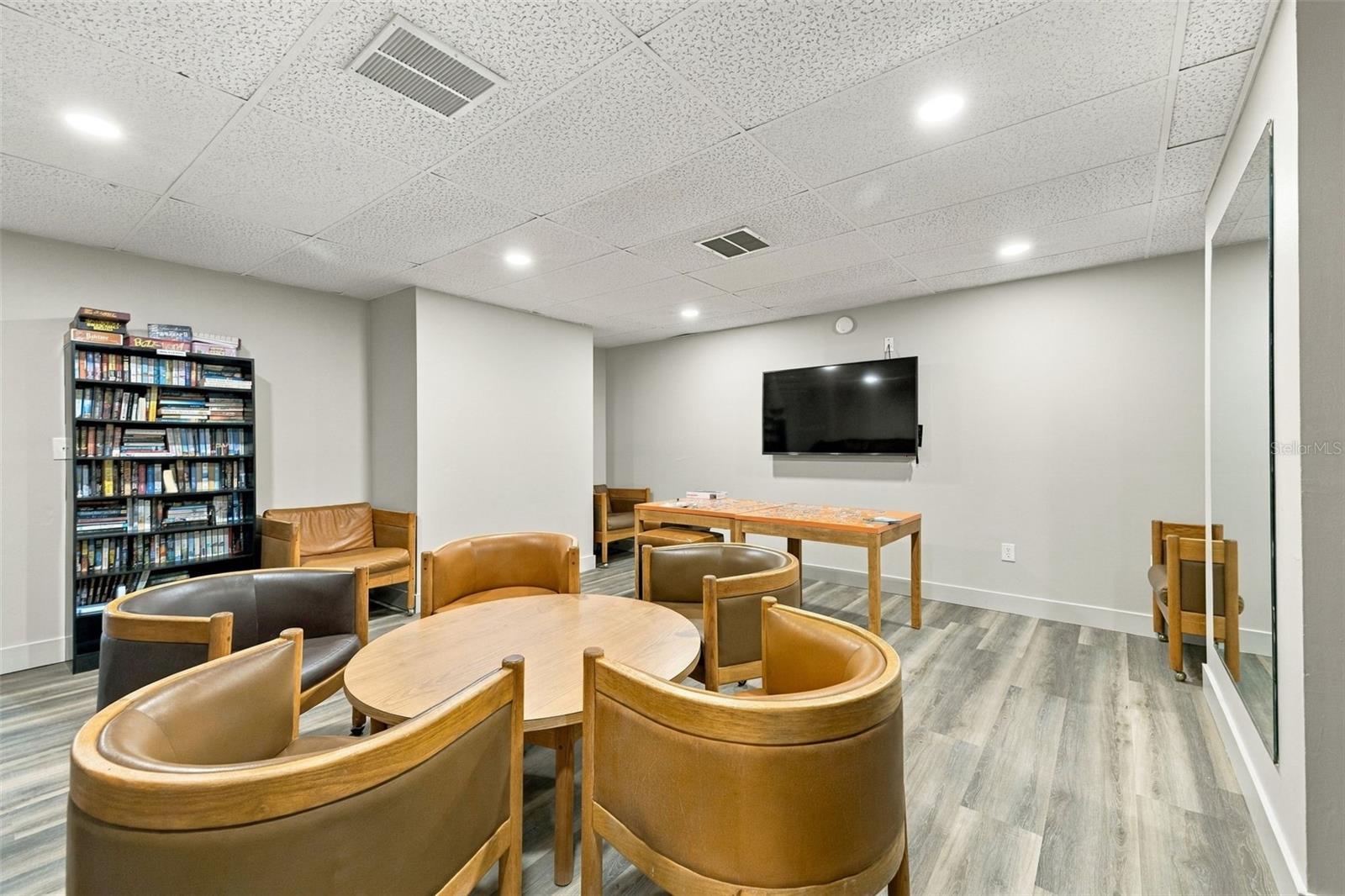 98 S HIGHLAND AVENUE, #1302, Tarpon Springs, FL 34689