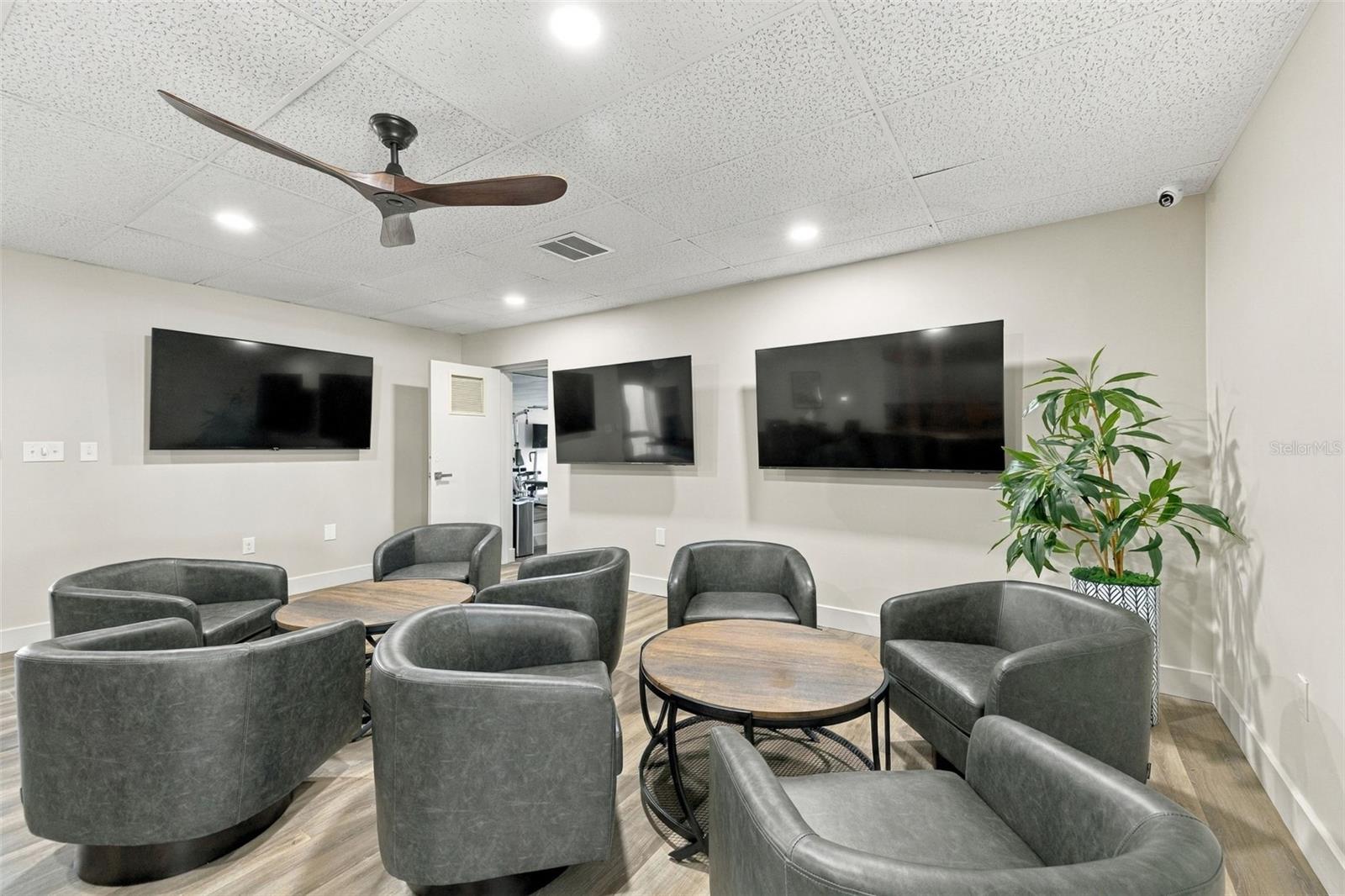 98 S HIGHLAND AVENUE, #1302, Tarpon Springs, FL 34689
