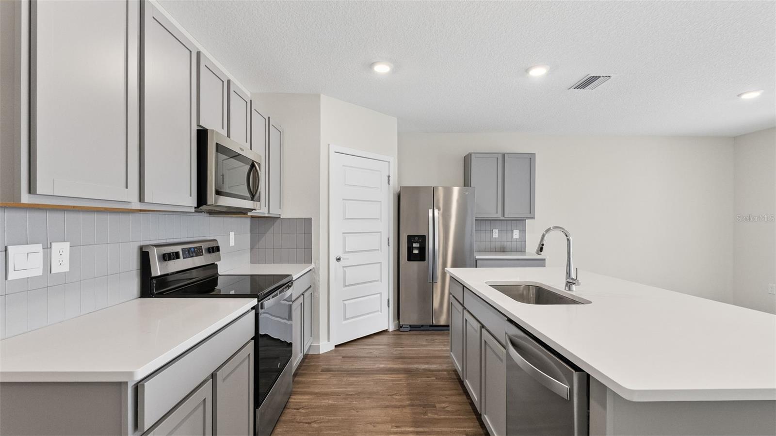 31938 TREASURE DOCK ISLE, Wesley Chapel, FL 33545