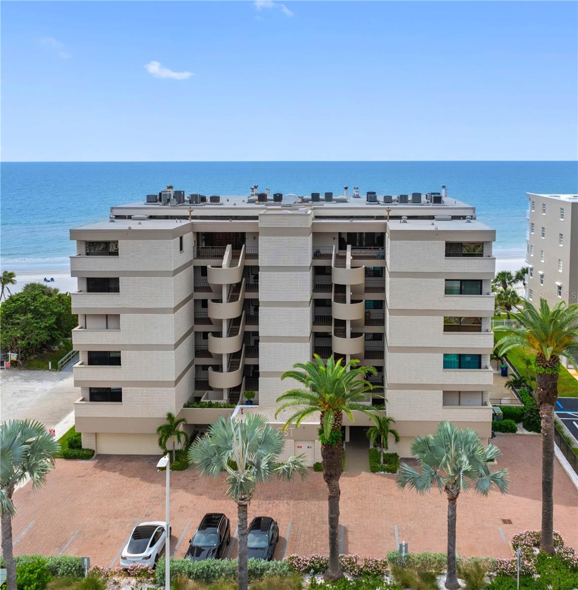 Iconic 700 West Condo