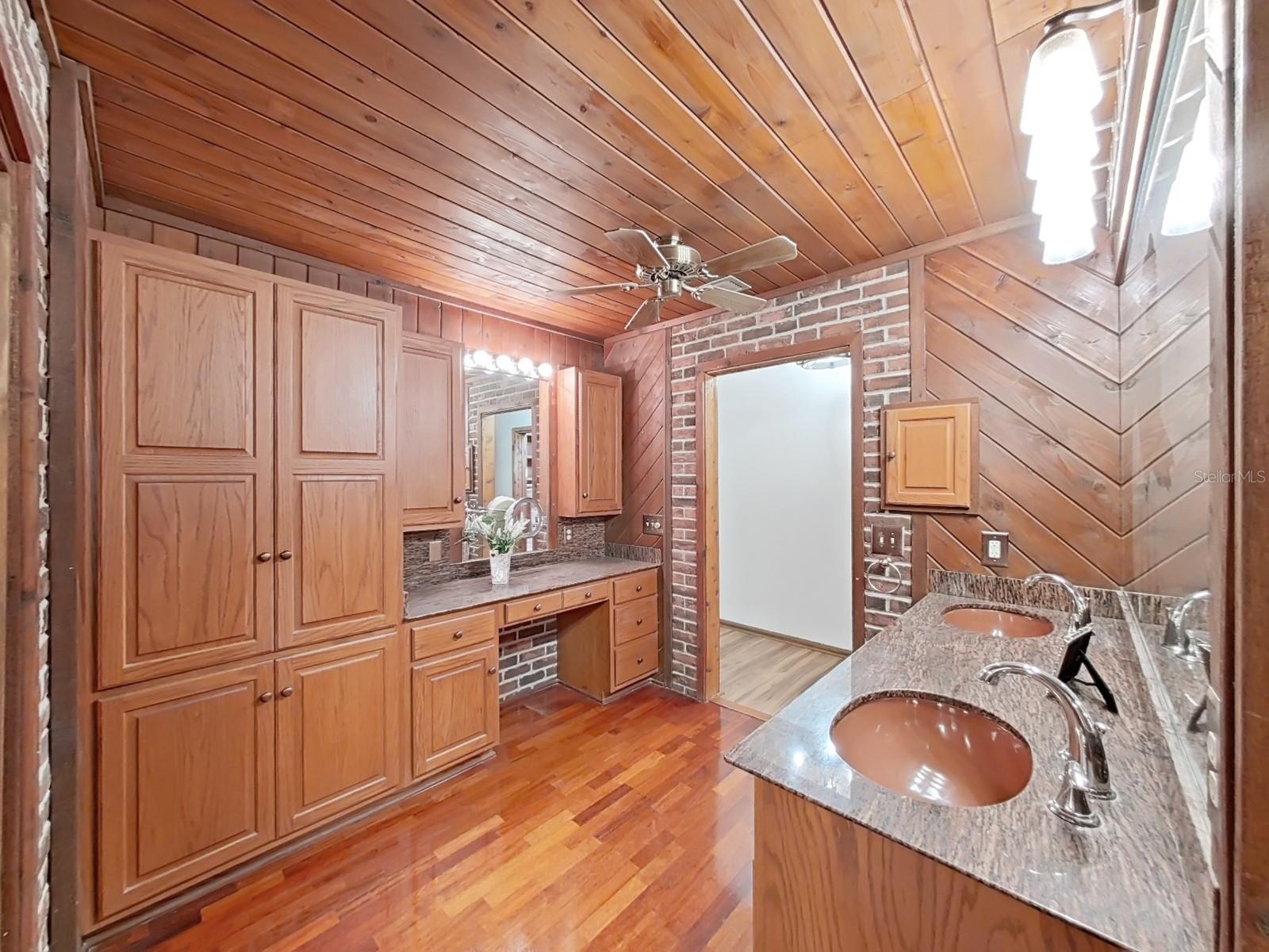 3055 OAK CREEK DRIVE N, Clearwater, FL 33761
