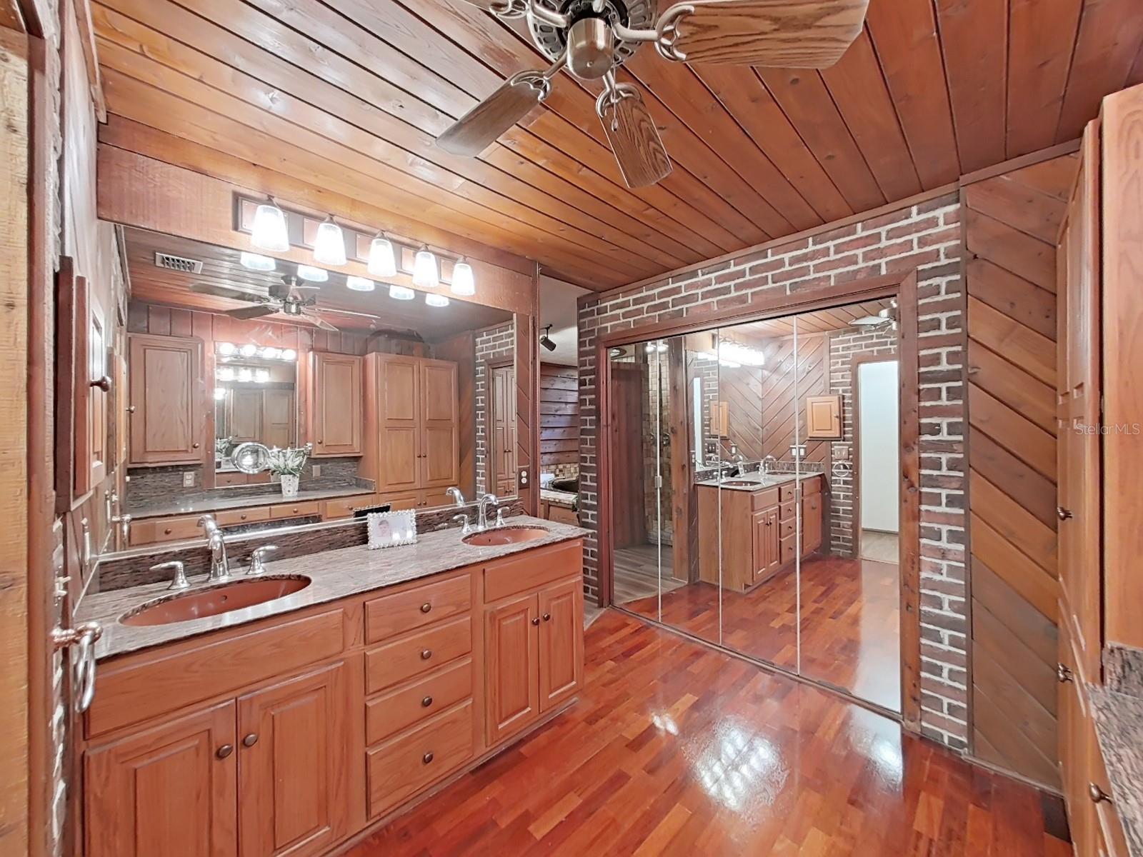 3055 OAK CREEK DRIVE N, Clearwater, FL 33761