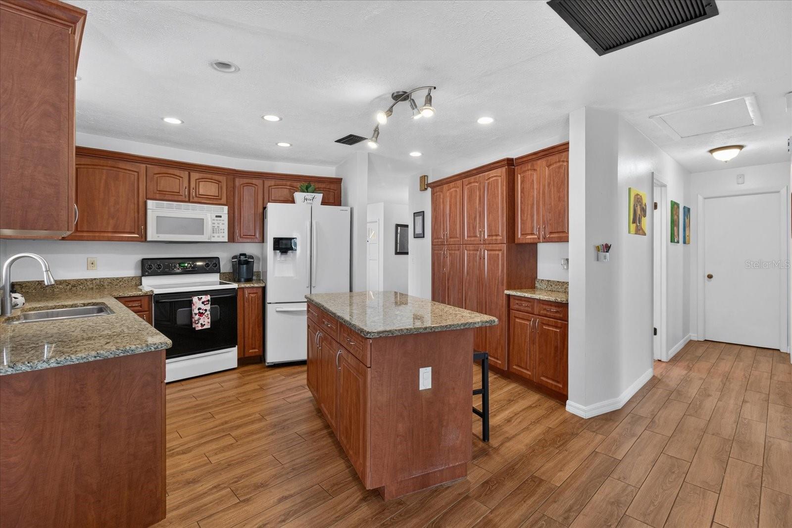 4206 GRAINARY AVENUE, Tampa, FL 33624