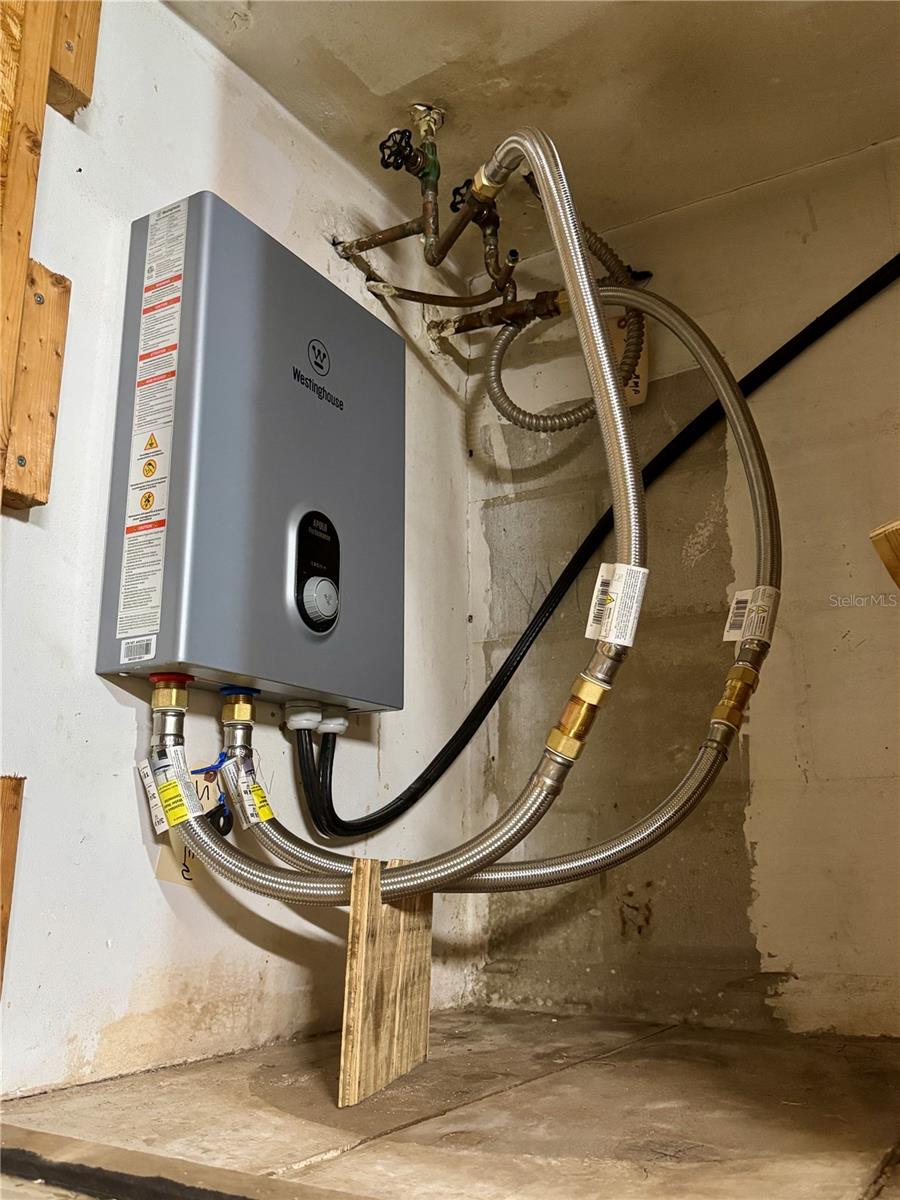TANKLESS WATER HEATER