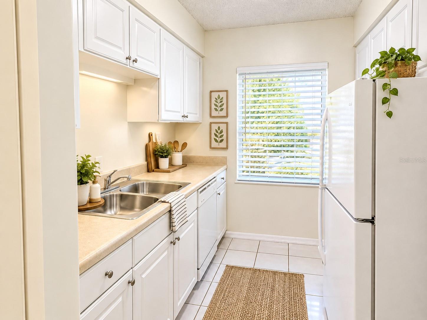 7601 ABBEY LN, #Unit C, Tampa, FL 33617