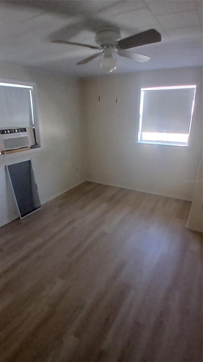 542 DIVISION STREET, Tarpon Springs, FL 34689