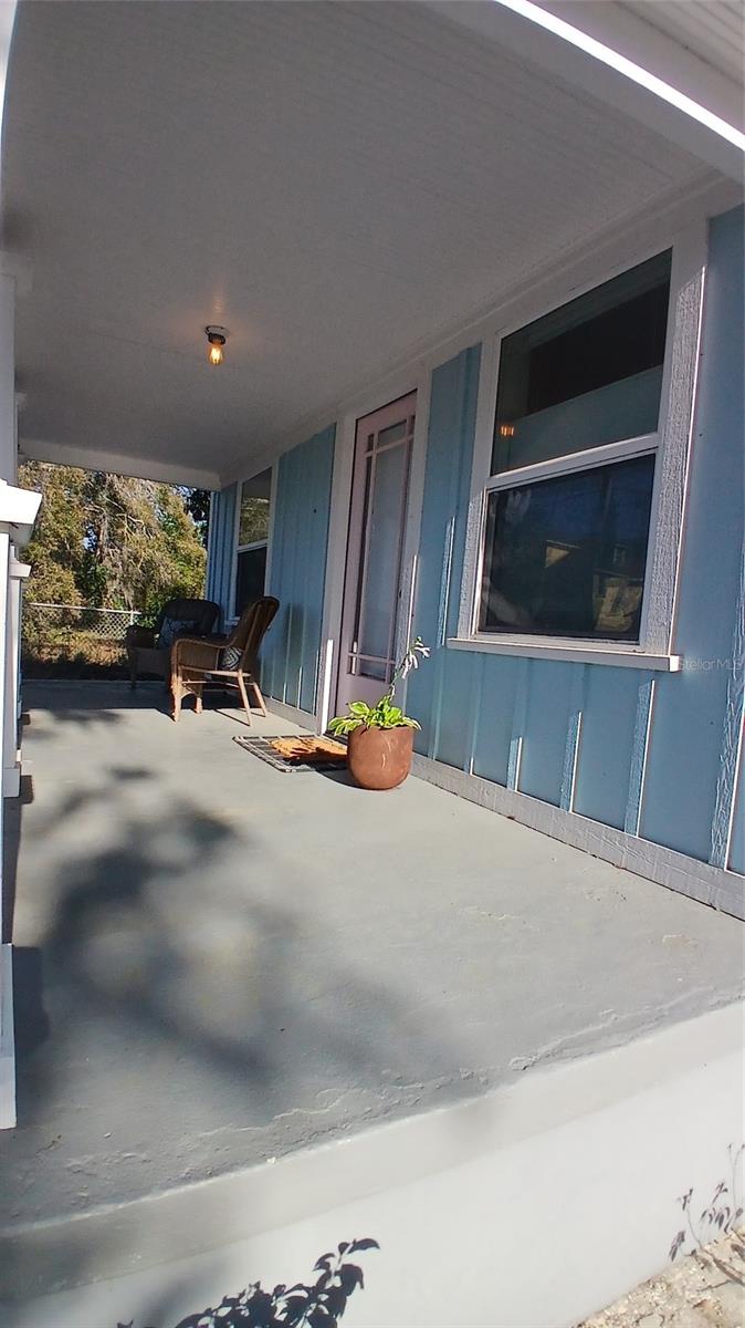 542 DIVISION STREET, Tarpon Springs, FL 34689
