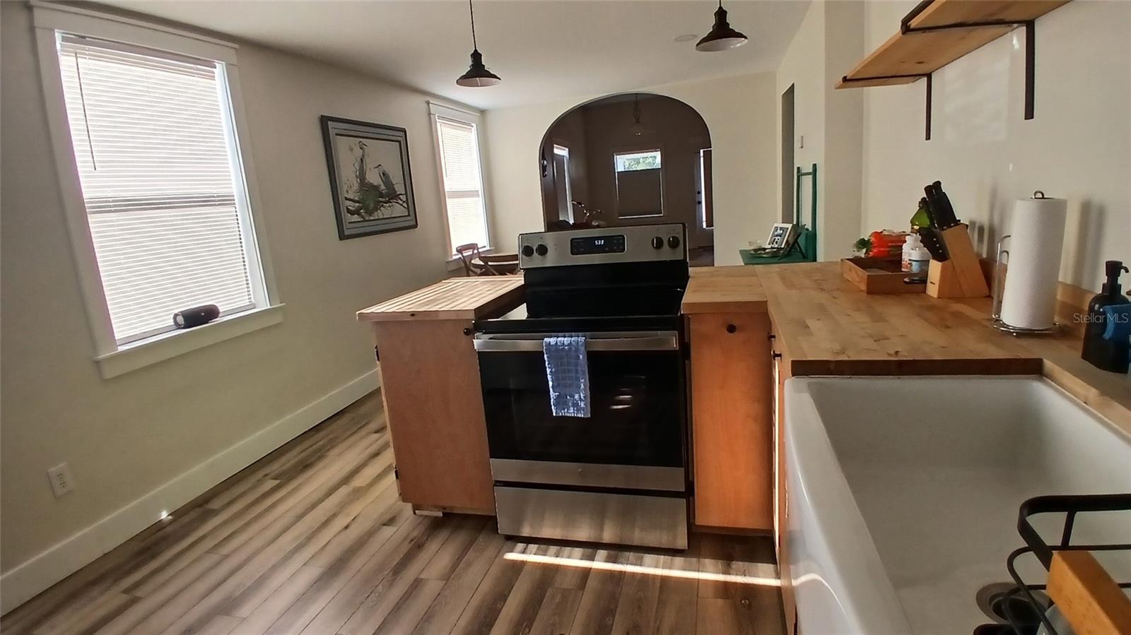 542 DIVISION STREET, Tarpon Springs, FL 34689