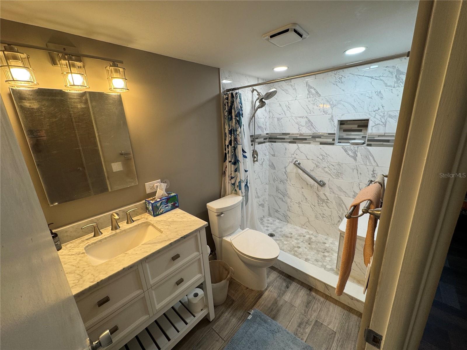 2020 WORLD PARKWAY BOULEVARD, #8, Clearwater, FL 33763